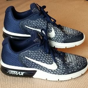 Nike AirMax Sequent 2